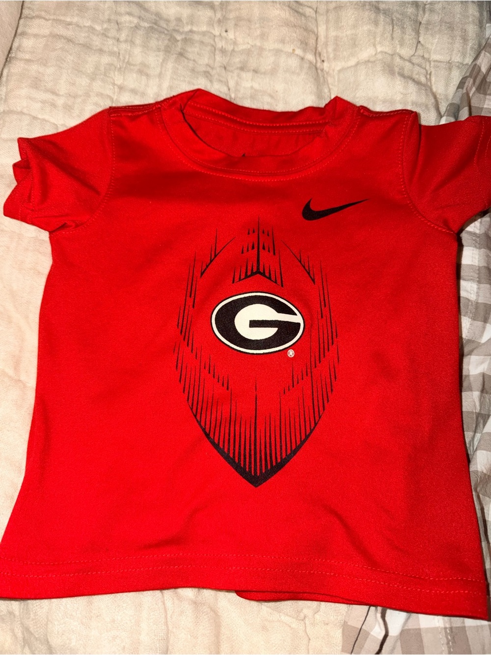 Nike Kids Red Georgia Bulldogs Graphic Tee with Black Logo